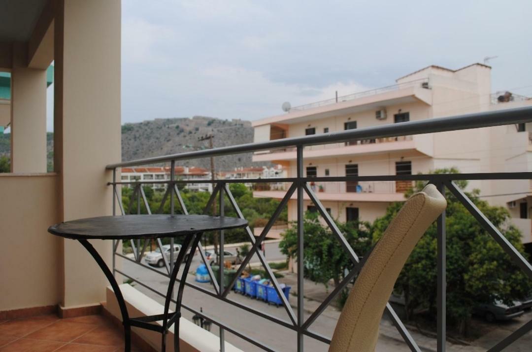 Kolokotroni'S Apartment 纳夫普利翁 外观 照片